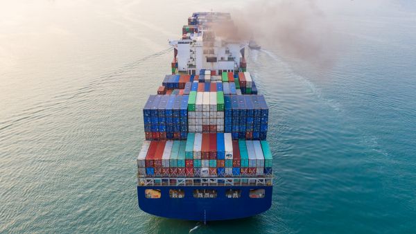 container maritime shipping climate