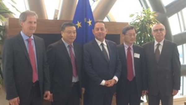 S&amp;Ds support closer EU-China cooperation  