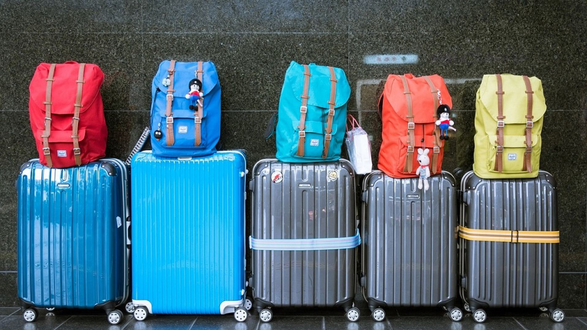 travel and tourism suitcases