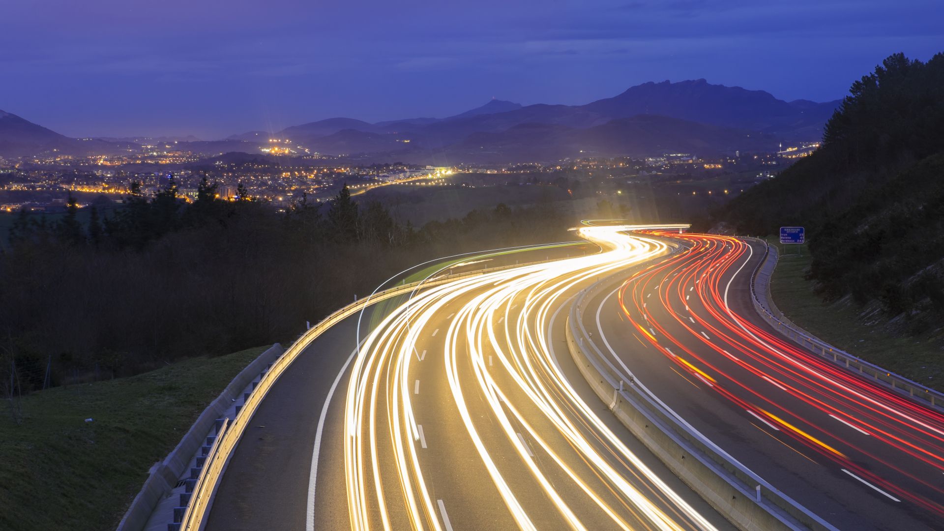 lights of traffic on road