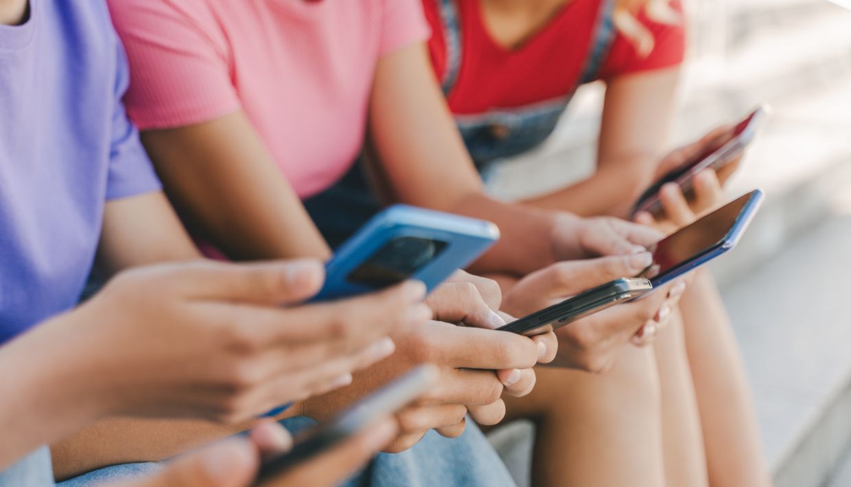 Protection of minors online