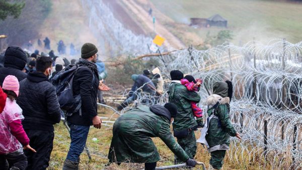 poland belarus border migrants asylum