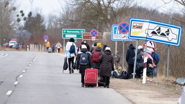 Ukrainian refugees crossing the border to Hungary 