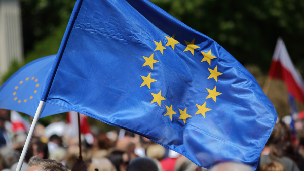 strengthen social Europe flag people