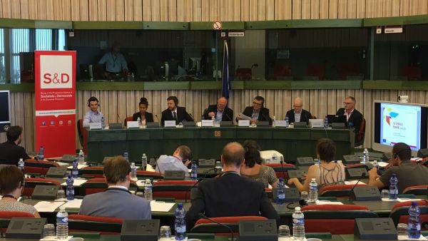 Connecting digital hubs and start-ups - opportunities and challenges? Connecting digital hubs and start-ups - opportunities and challenges?