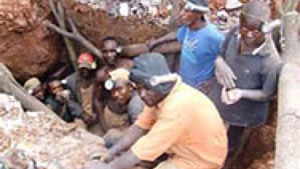 Le Groupe S&D condamne fermement le massacre des creuseurs artisanaux en Afrique Le Groupe S&D condamne fermement le massacre des creuseurs artisanaux en Afrique