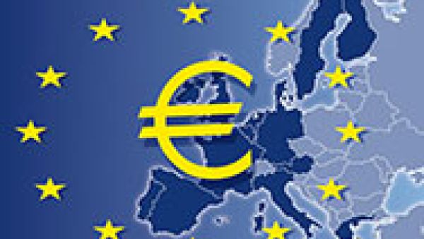 The eurozone needs a more expansionary fiscal policy for more investment and a real recovery say S&amp;Ds, president of the Commission Jean-Claude Juncker and the president of the Eurogroup, Jeroen Dijsselbloem, Roberto Gualtieri, European Central Bank, Econo
