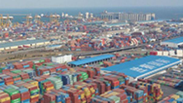 We want to protect European jobs and industries against dumped imports, say S&Ds, unfair cheap imports, David Martin, social and environmental standards, Alessia Mosca, anti-dumping duties, China imports in containers - anti-dumping