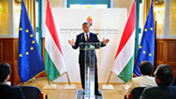 Orbán is reminiscent of Berlusconi and an embarrassment for Hungary says Pittella, Hungary's prime minister Viktor Orbán, immigration, asylum, migration, Berlusconi, Orbán is reminiscent of Berlusconi and an embarrassment for Hungary says Pittella, Hungary's prime minister Viktor Orbán, immigration, asylum, migration, Berlusconi,
