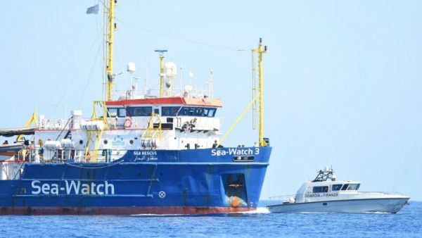 Refugees in sea watch boat