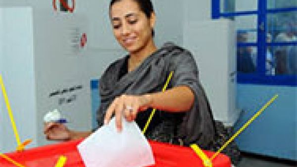 Alors que les Tunisiens se préparent à voter pour des élections législatives le 26 octobre prochain Alors que les Tunisiens se préparent à voter pour des élections législatives le 26 octobre prochain