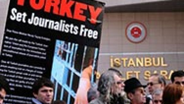 EU leaders must defend press freedom and peace in Turkey during the upcoming EU Summit, say S&amp;Ds, Federica Mogherini, S&amp;D MEP Kati Piri, refugee crisis, 2015 world press freedom index of reporters without borders, 