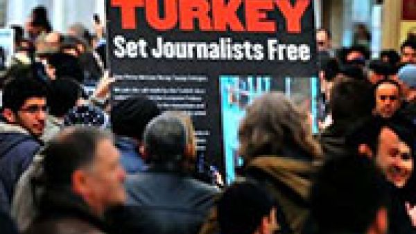 The S&amp;D Group in the European Parliament condemns the recent police raids and the detention of a number of journalists and media representatives in Turkey