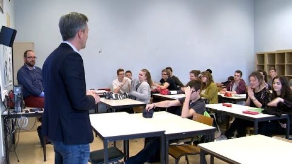Learning EU at school to strengthen European Citizenship (EN/FR)