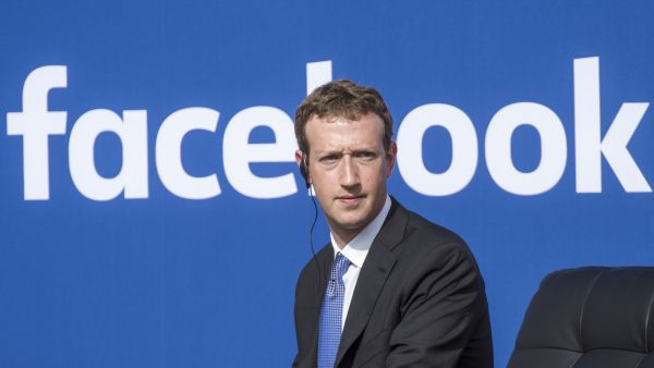 Transparency battle won: S&Ds successful in push for webstreaming of meeting with Mark Zuckerberg, Facebook, Udo Bullmann, Cambridge Analytica, Mark Zuckerberg, Facebook words behind him