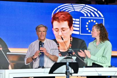 MEP Juan Fernando López Aguilar with event participant