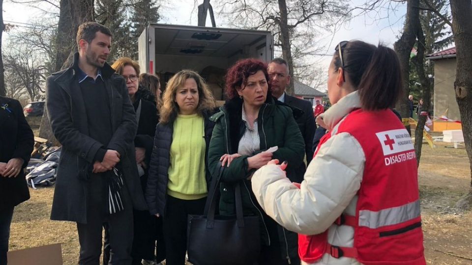 Iratxe Garcia at a Hungarian centre for Ukrainian refugees March 2022
