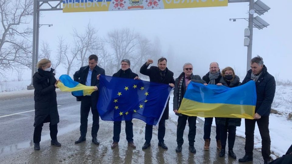 Євродепутати на кордоні з Україною в місії в січні 2022 року перед вторгненням