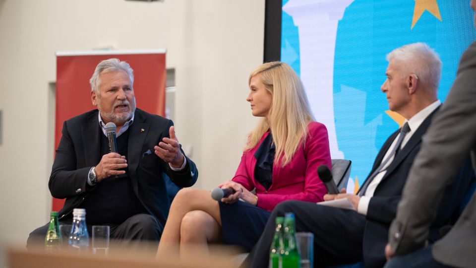 Aleksander Kwaśniewski, Katarzyna Pisarska & Marek Belka